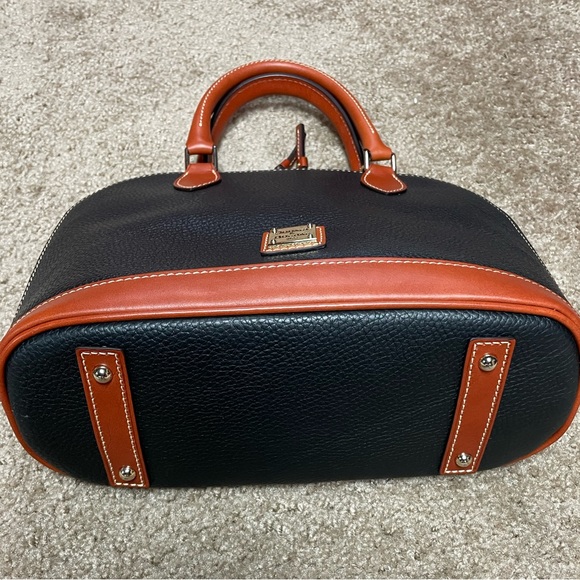 DOONEY & BOURKE PEBBLE GRAIN ZIP ZIP BLACK LEATHER SATCHEL. BRAND NEW & UNUSED. - Picture 3 of 10